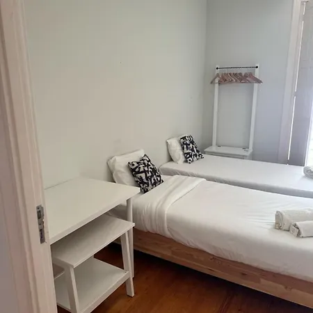 The Cale - Porto, Firmeza 2 * Porto